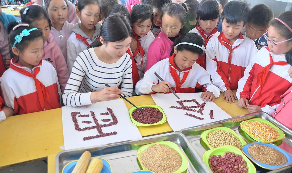 《小学生如何把百字新事写具体》教案