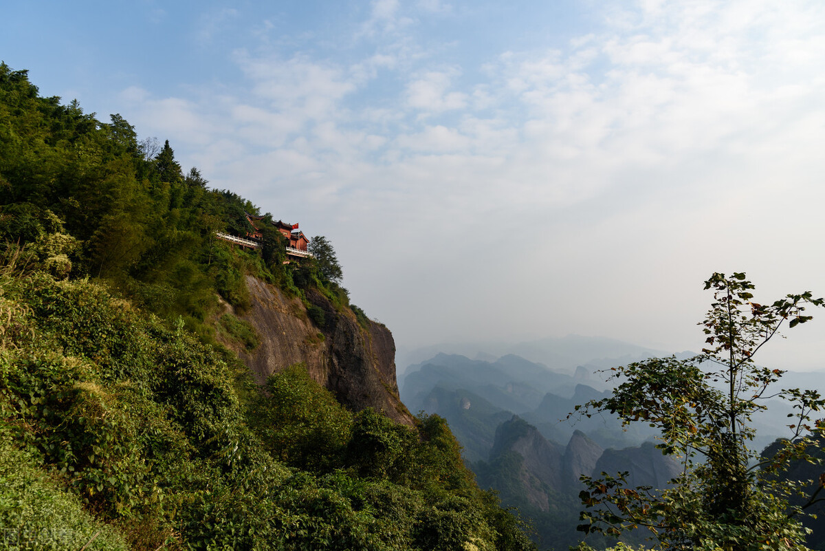 小学满分作文《国庆登山记》国庆全家欢，一起来登山