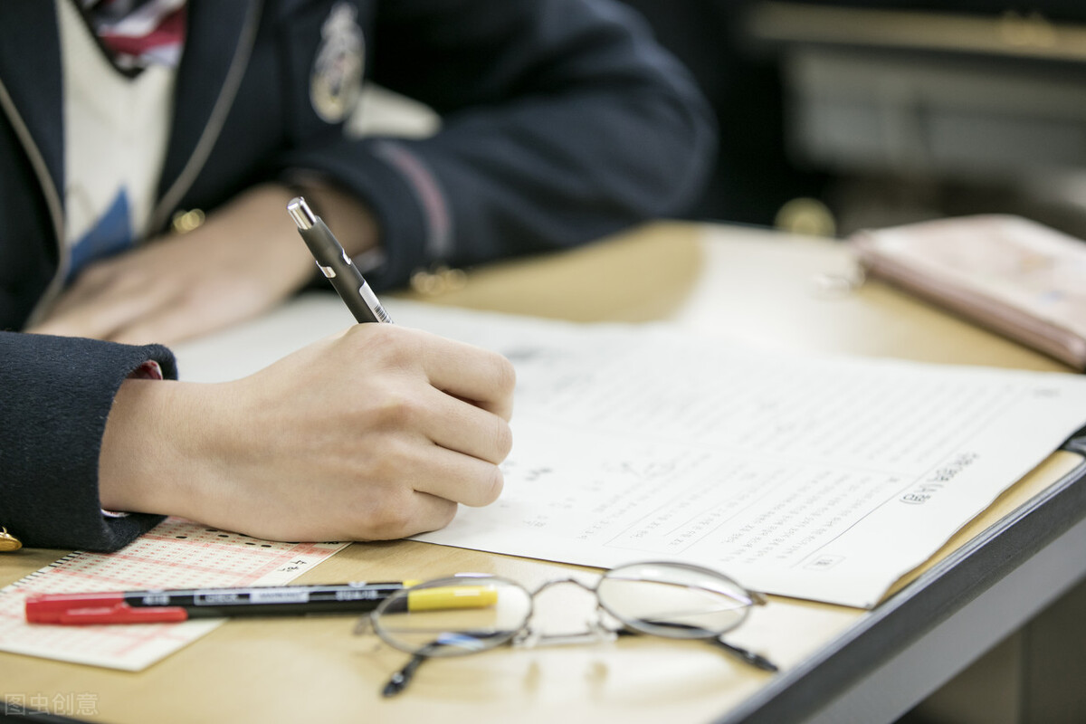 小学满分作文《满分？满分！》消灭粗心毛病，手握满分一定