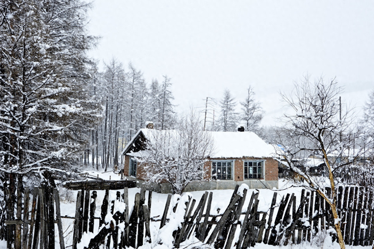 晶莹剔透的雪景诗歌