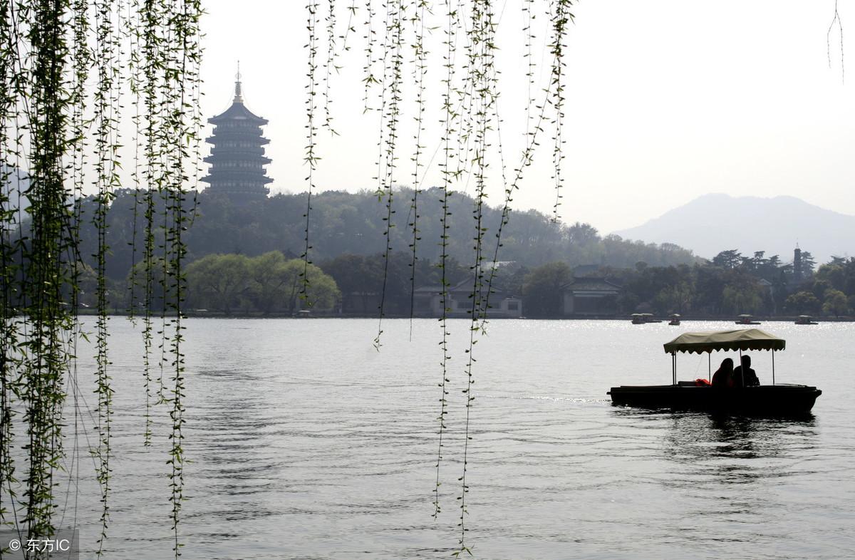 古诗《饮湖上初晴后雨二首·其二》原文及翻译