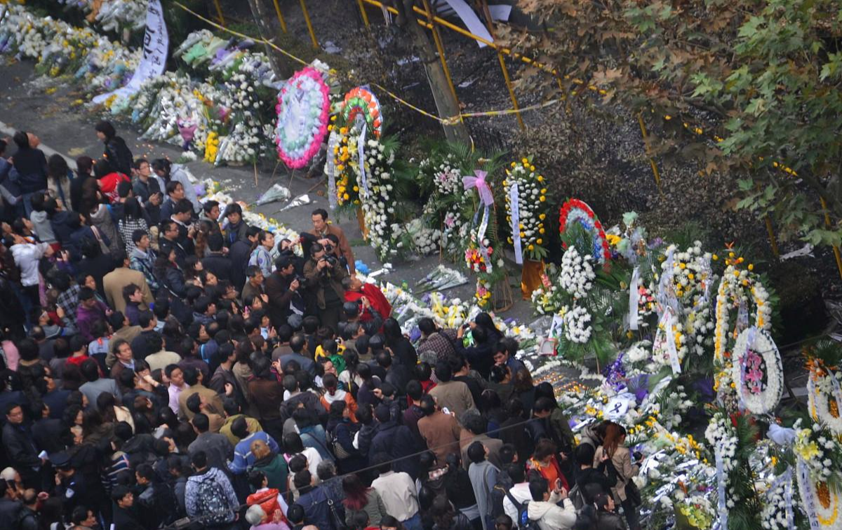 节哀和节哀顺变的区别在哪