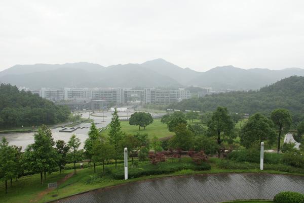 浙江科技学院跟浙大哪个好