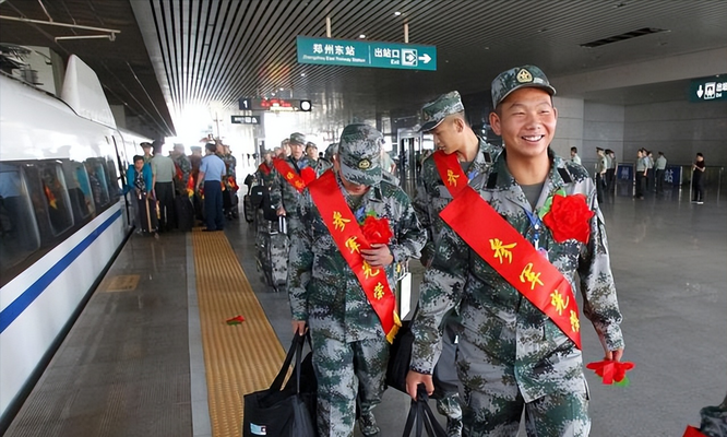 大学生当兵什么时候报名